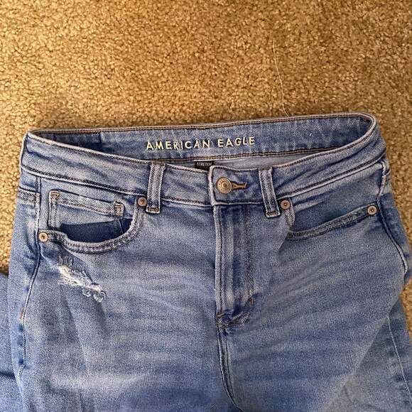 American Eagle Stretch Mom Jeans Medium Wash - Picture 5 of 16